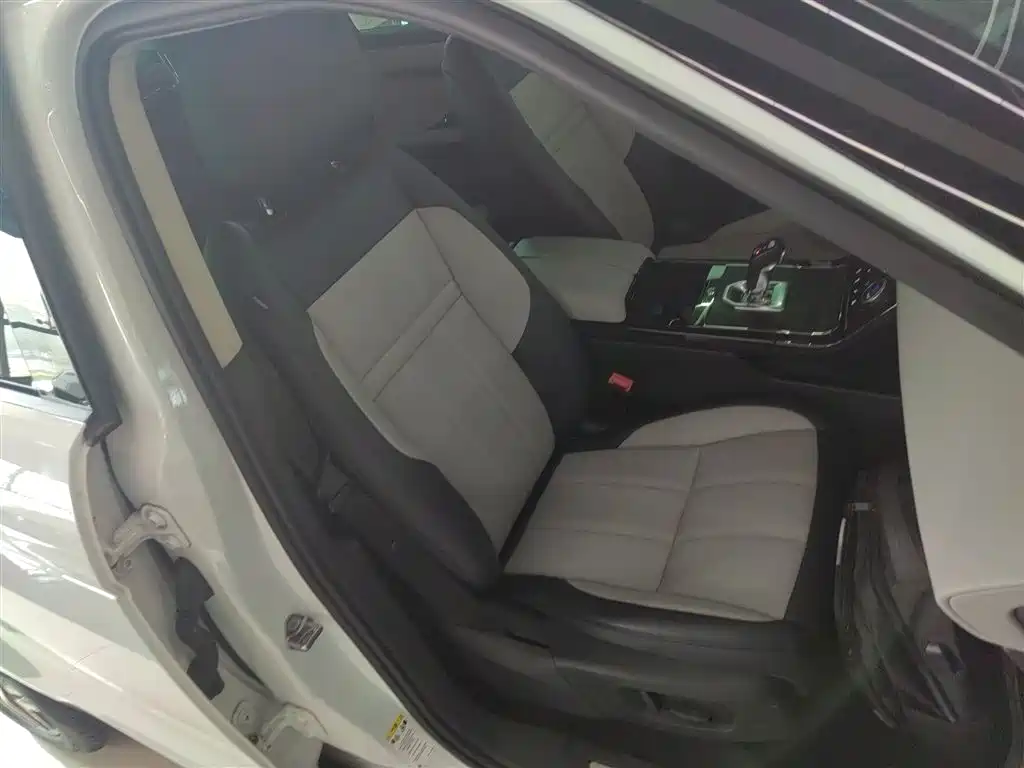 Land Rover Evoque 2020 — фото 20