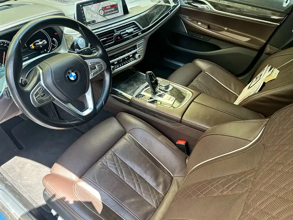 BMW 7 Series 2019 — фото 8