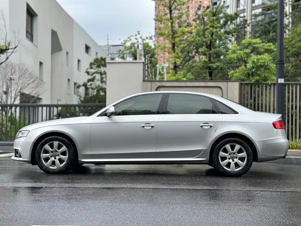 Audi A4L 2011