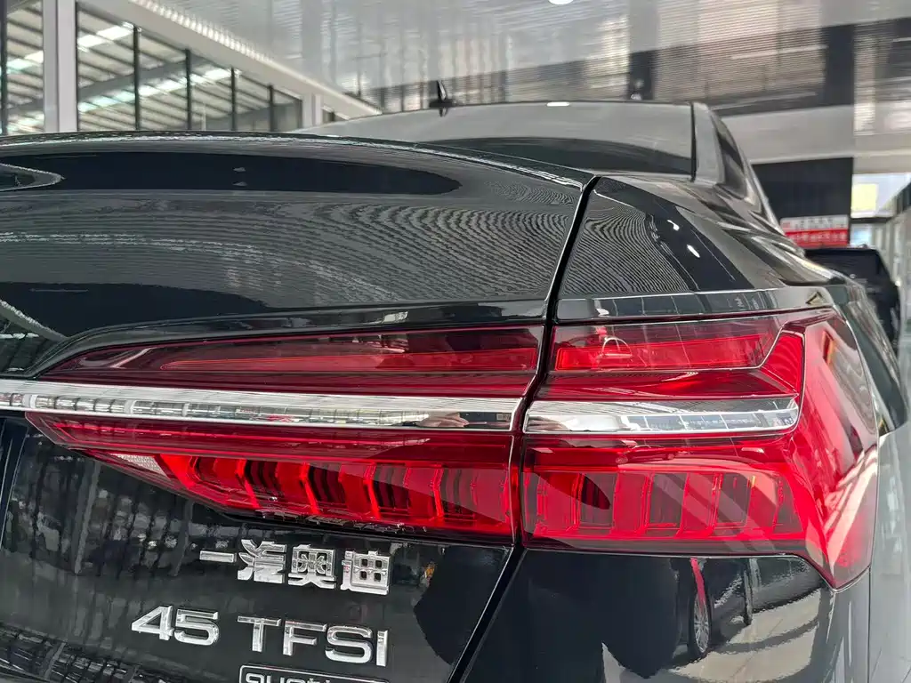 Audi A6L 2024 — фото 11