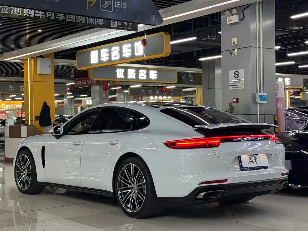Porsche Panamera 2020 — фото 15
