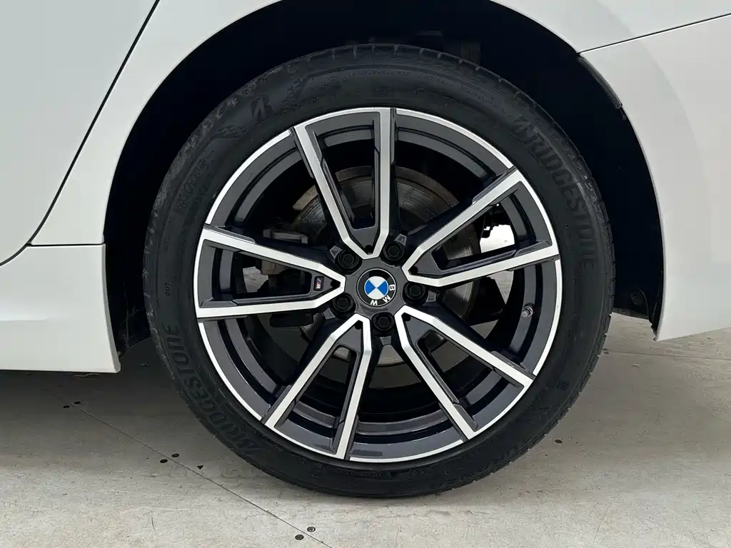 BMW 3 Series 2021 — фото 17