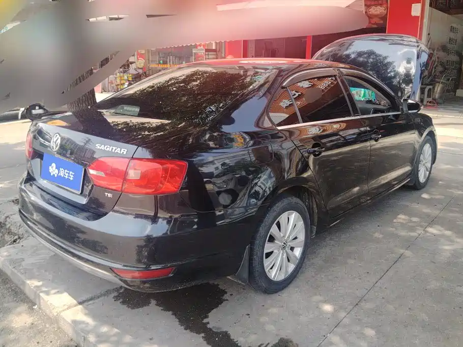 Volkswagen Sagitar 2014