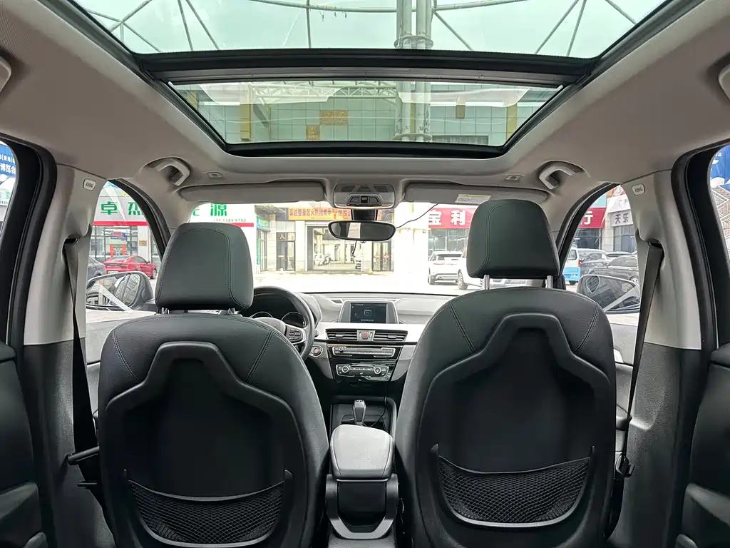 BMW X1 2018 — фото 12