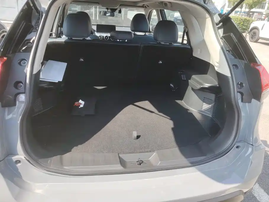 Nissan X-Trail 2025