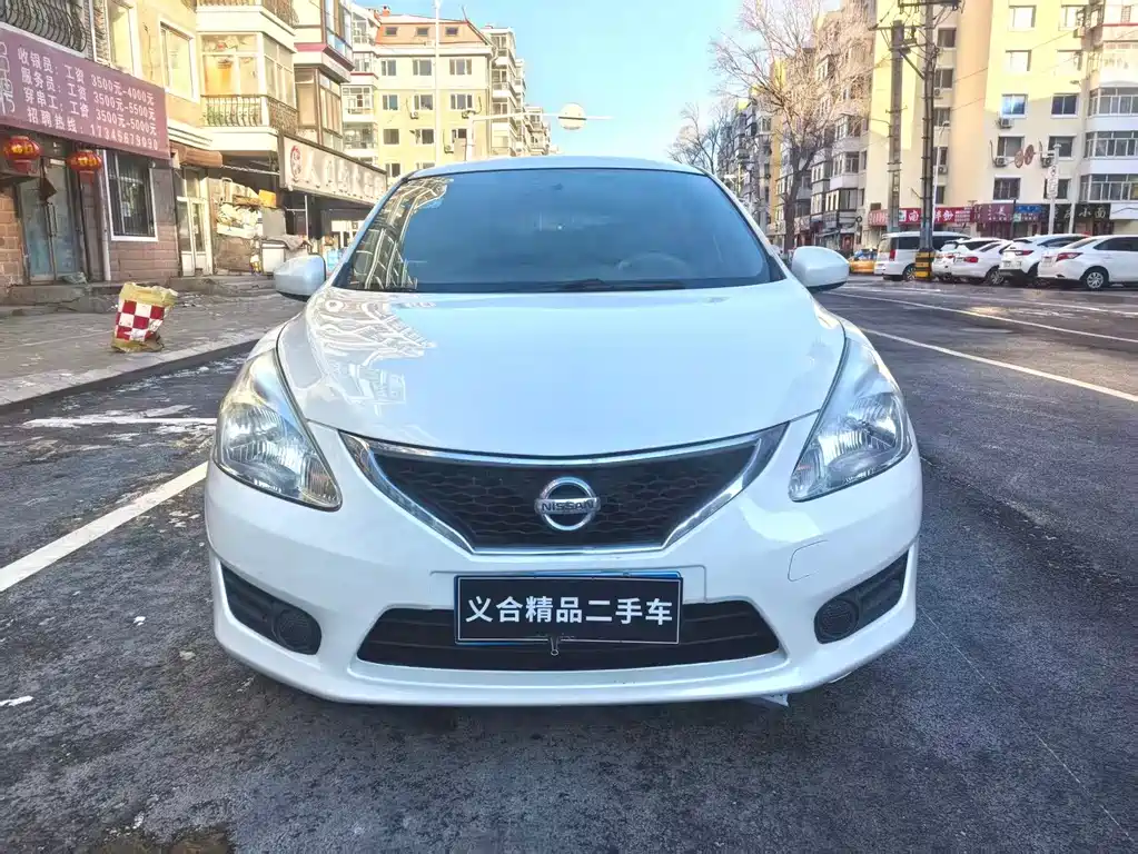 Nissan Tiida 2015 — фото 2