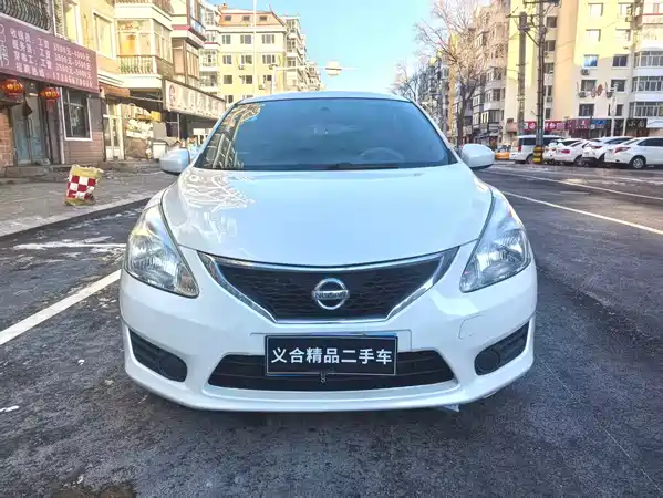 Nissan Tiida 2014