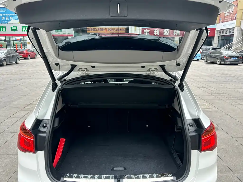 BMW X1 2018 — фото 11