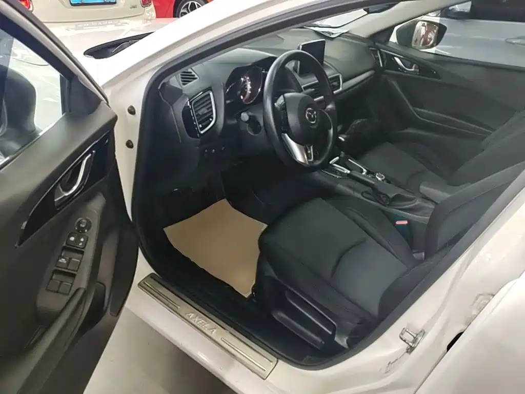 Mazda 3 Axela 2015 — фото 16