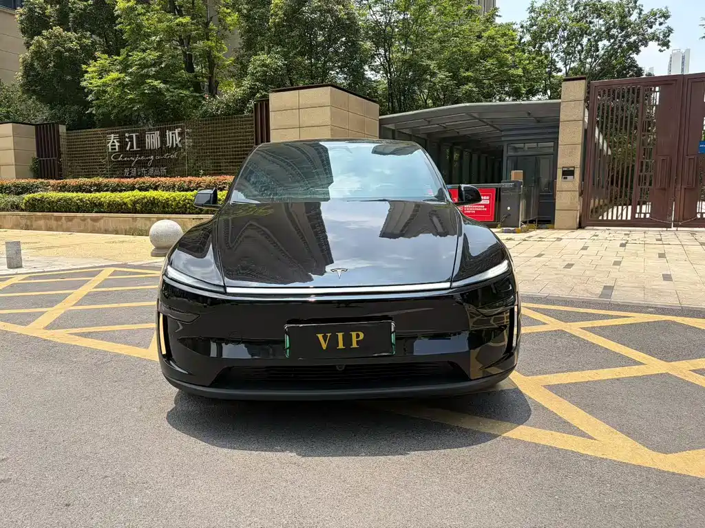 Tesla Model Y 2026