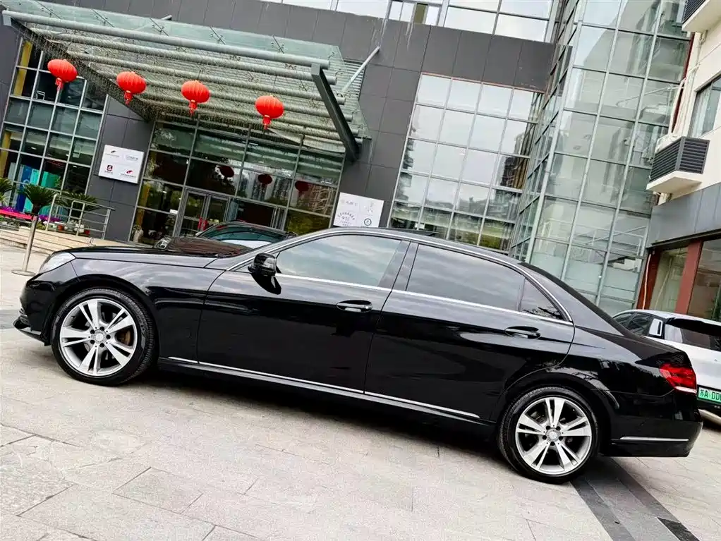 Mercedes-Benz E-Class 2015