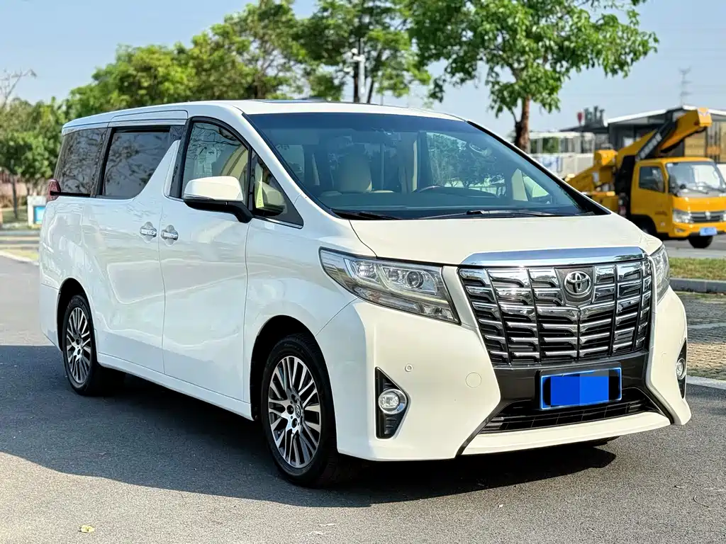 Toyota Alphard 2017 — фото 2