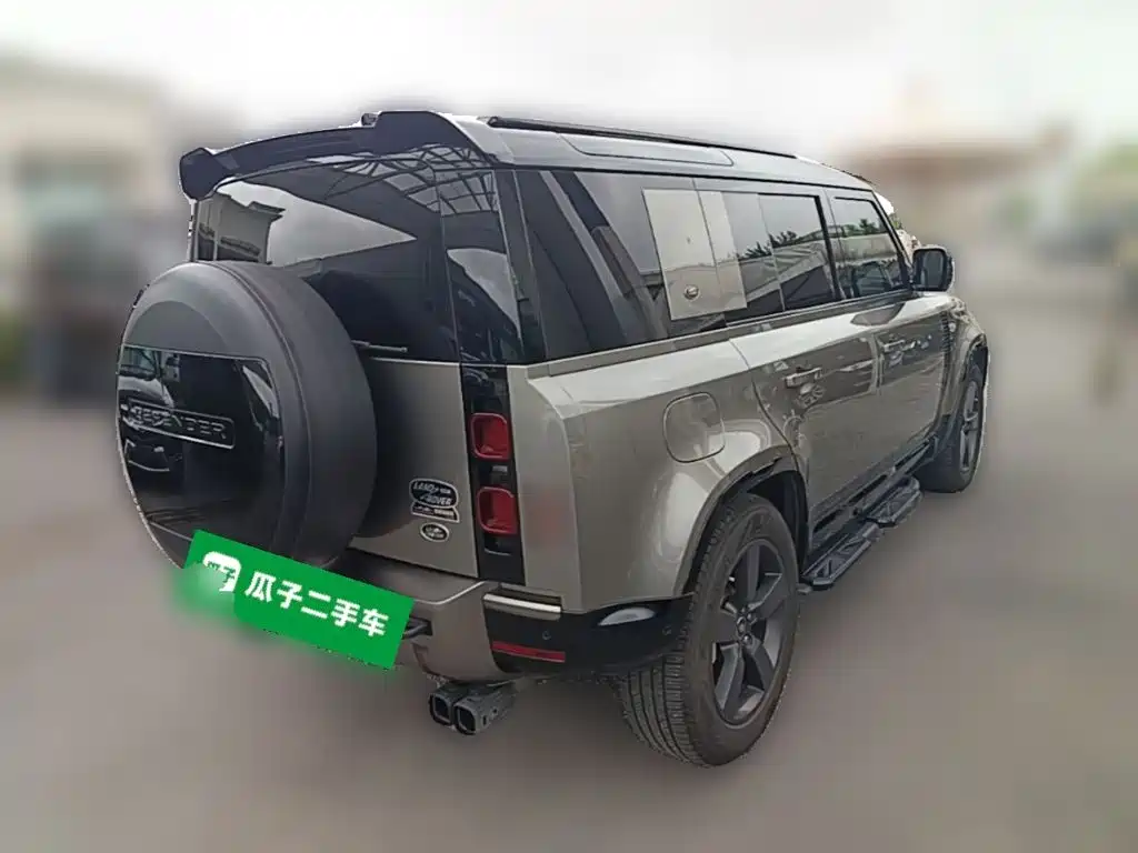 Land Rover Defender 2021 — фото 10