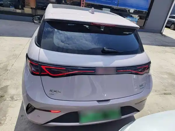 BYD Dolphin 2025