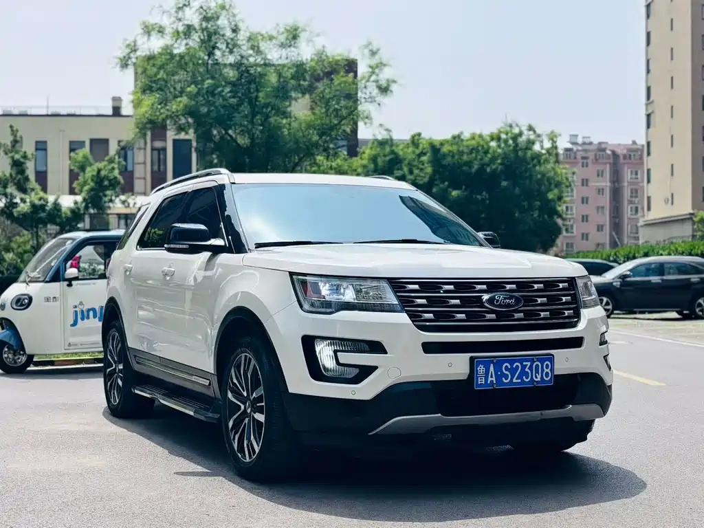 Ford Explorer 2018 — фото 1