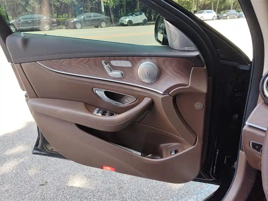 Mercedes-Benz E-Class 2022