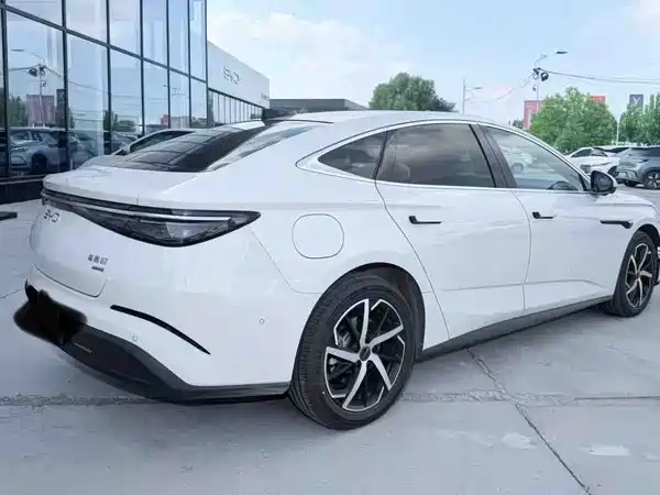 BYD Seal 07 DM-i 2025