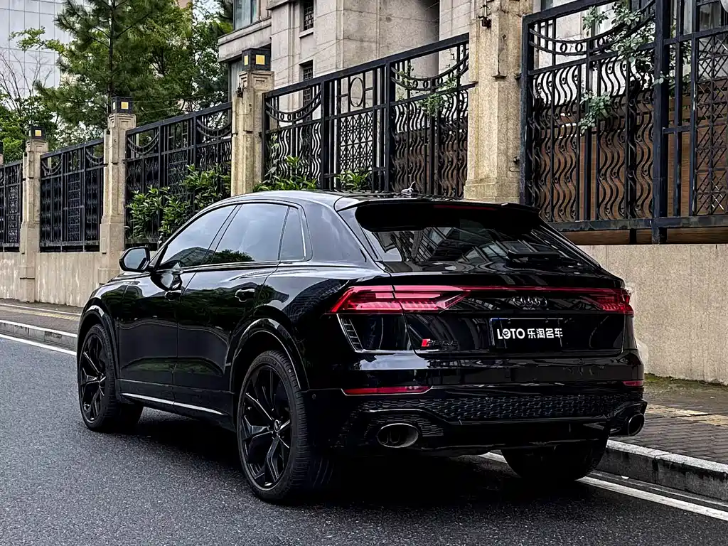 Audi RS Q8 2021 — фото 4