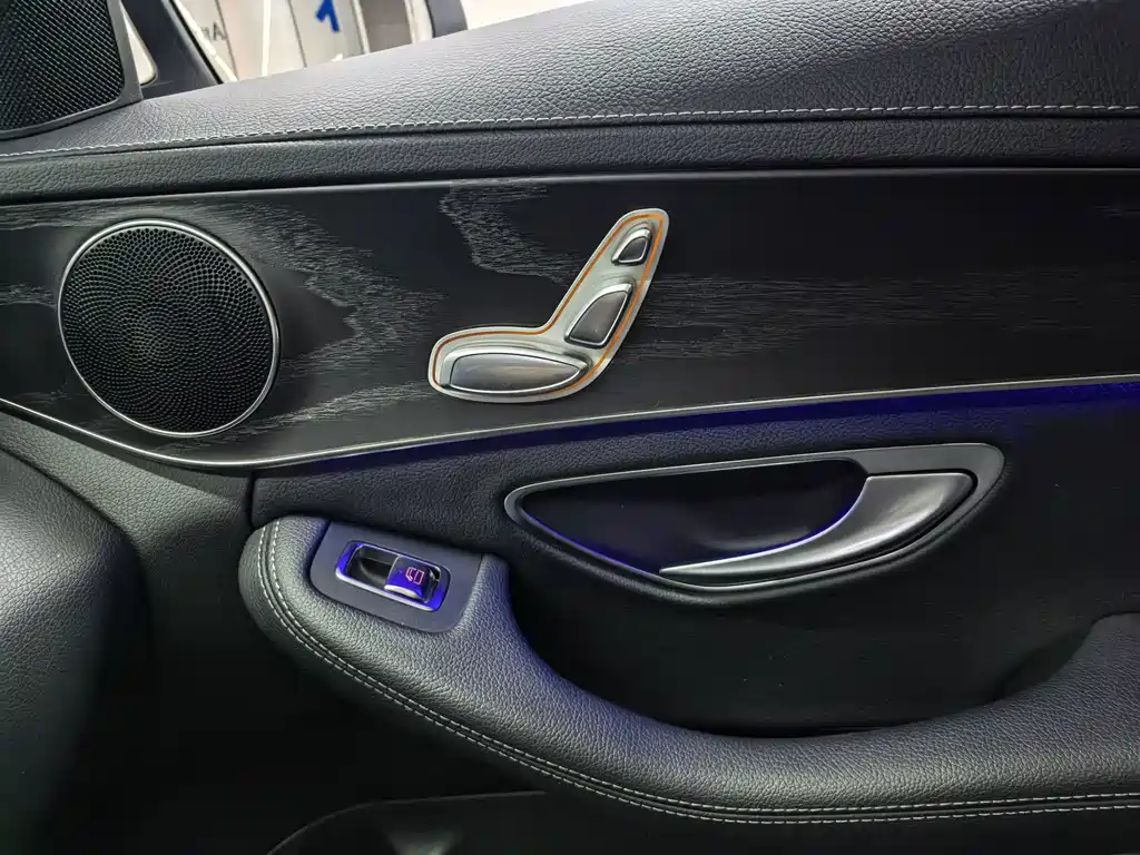 Mercedes-Benz C-Class 2020 — фото 19