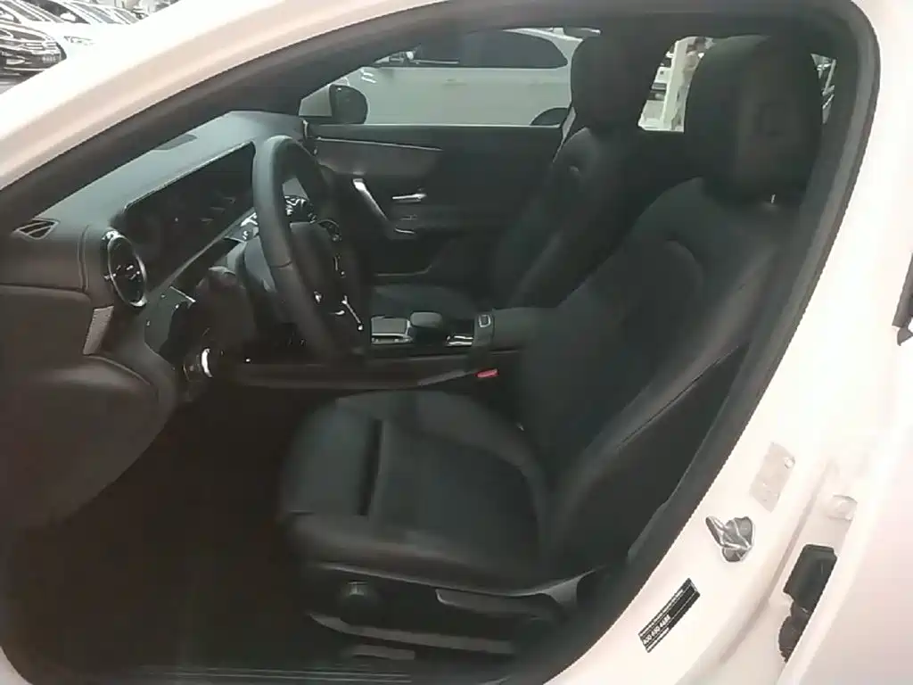 Mercedes-Benz A-Class 2023 — фото 15