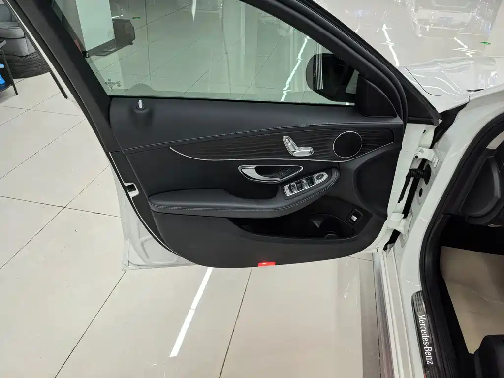 Mercedes-Benz C-Class 2020 — фото 7