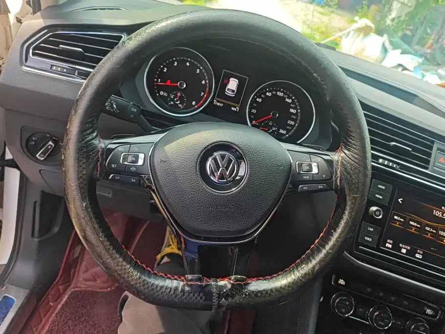 Volkswagen Tiguan L 2018 — фото 15