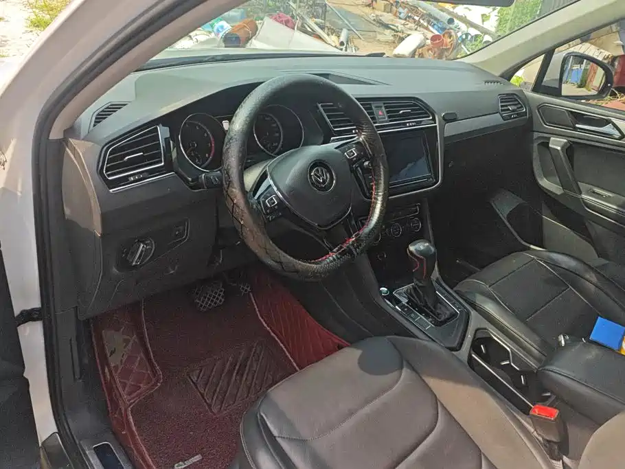 Volkswagen Tiguan L 2018 — фото 12