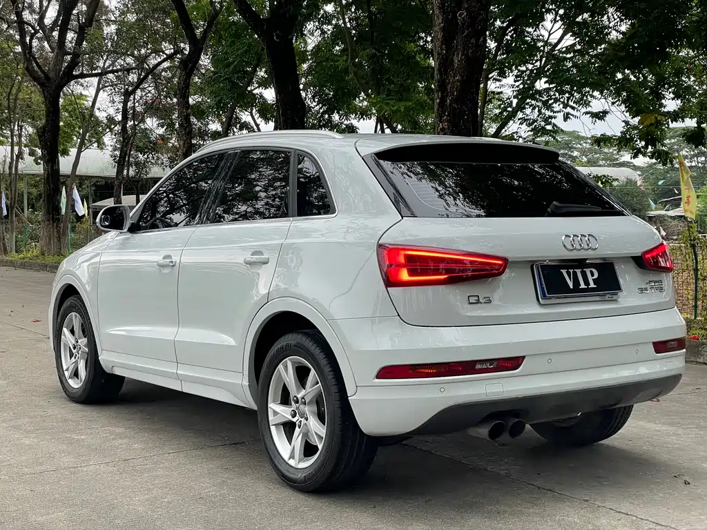 Audi Q3 2017 — фото 21