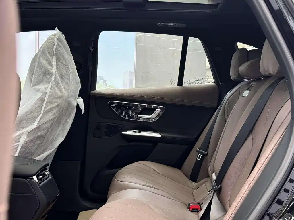 Mercedes-Benz EQE SUV 2025 — фото 11