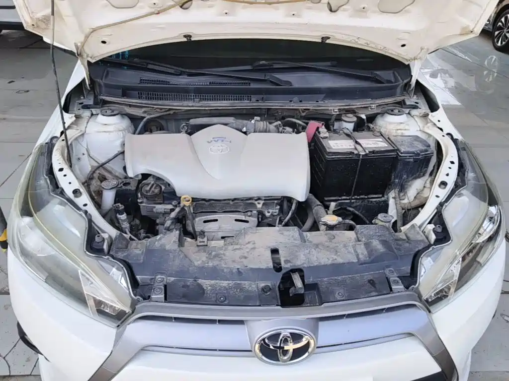 Toyota Yaris L 2015 — фото 20