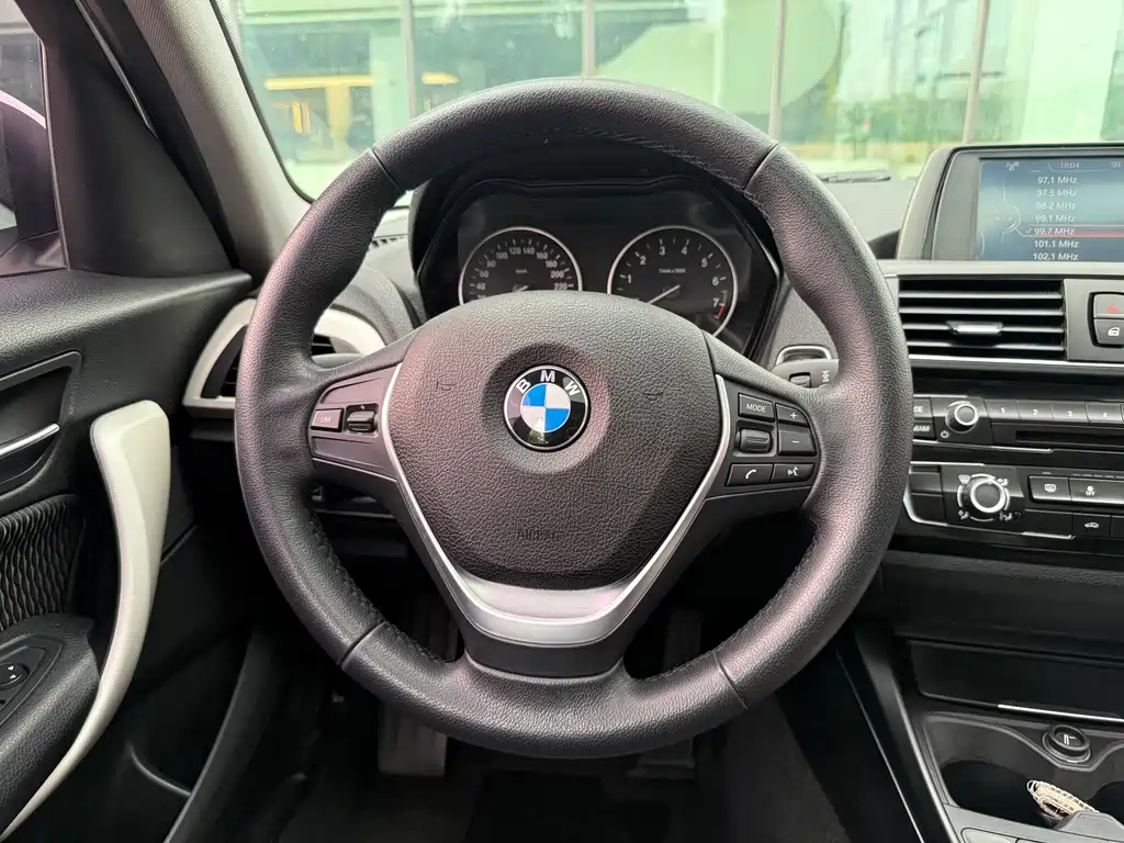 BMW 1 Series 2016 — фото 13