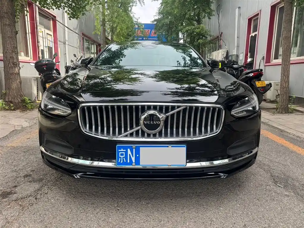 Volvo S90 2023