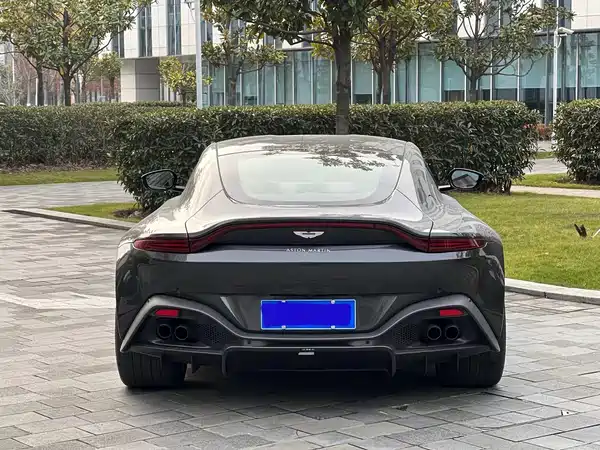 Aston Martin V8 Vantage 2020