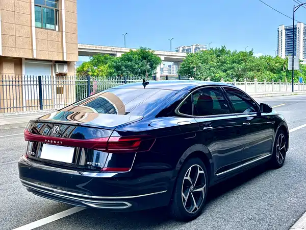 Volkswagen Passat 2023