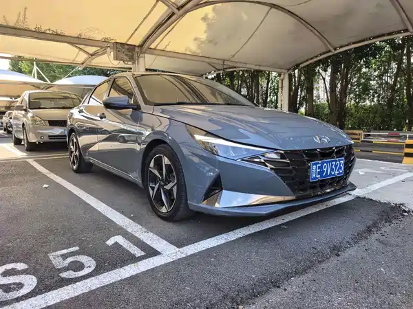 Hyundai Elantra 2022