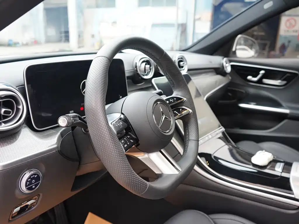 Mercedes-Benz C-Class 2024 — фото 16