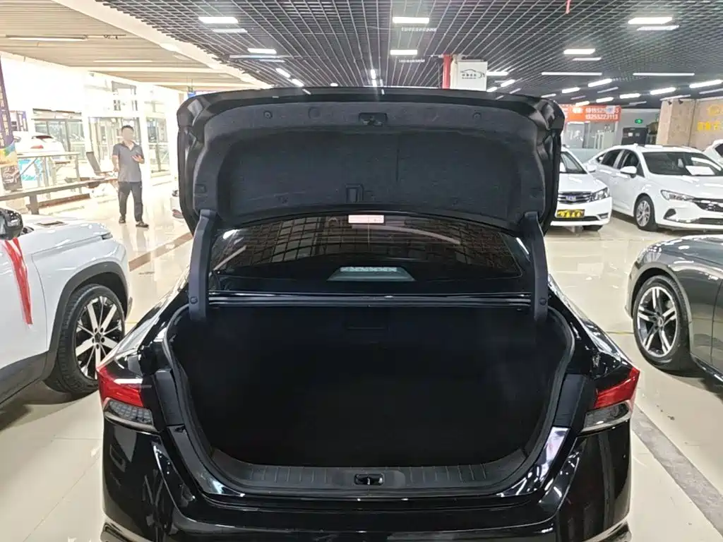 Nissan Teana 2023 — фото 19