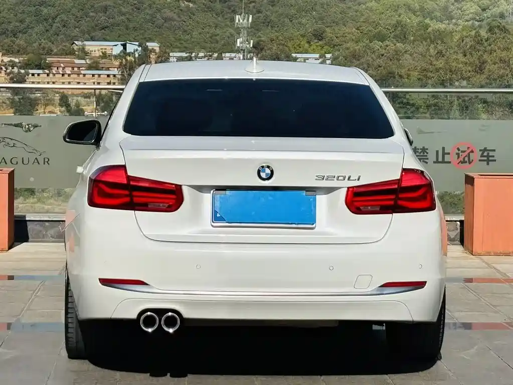BMW 3 Series 2018 — фото 5