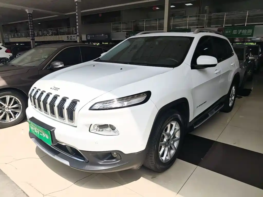Jeep Cherokee 2016 — фото 1