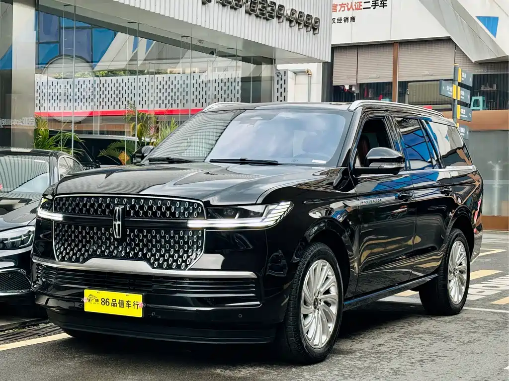 Lincoln Navigator 2025 — фото 1