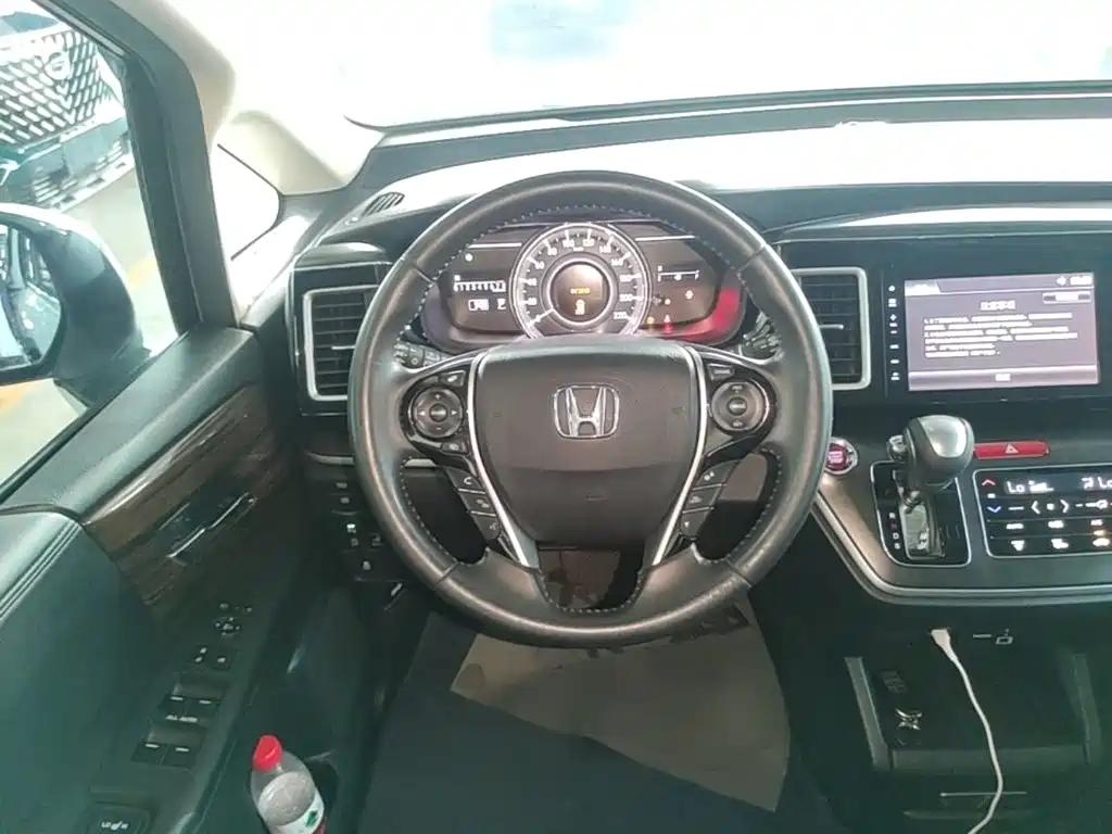 Honda Elysion 2018 — фото 11