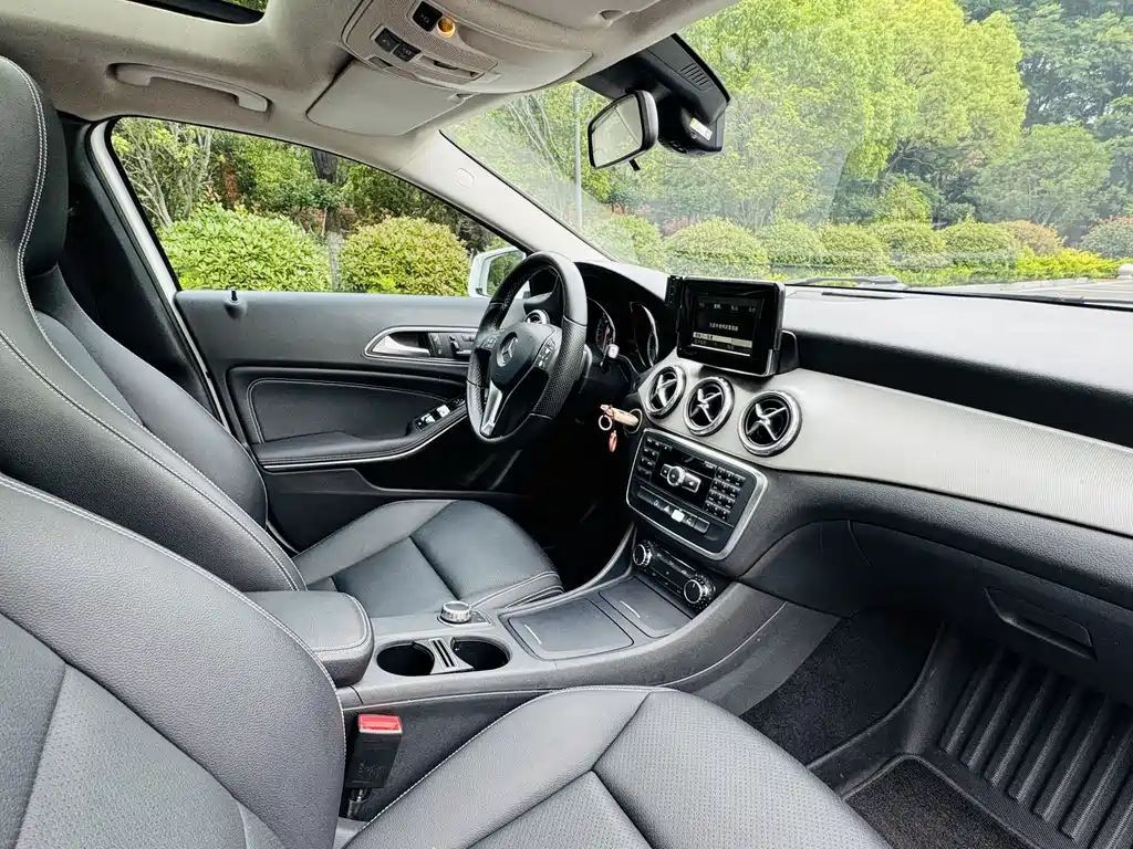 Mercedes-Benz GLA 2015 — фото 11