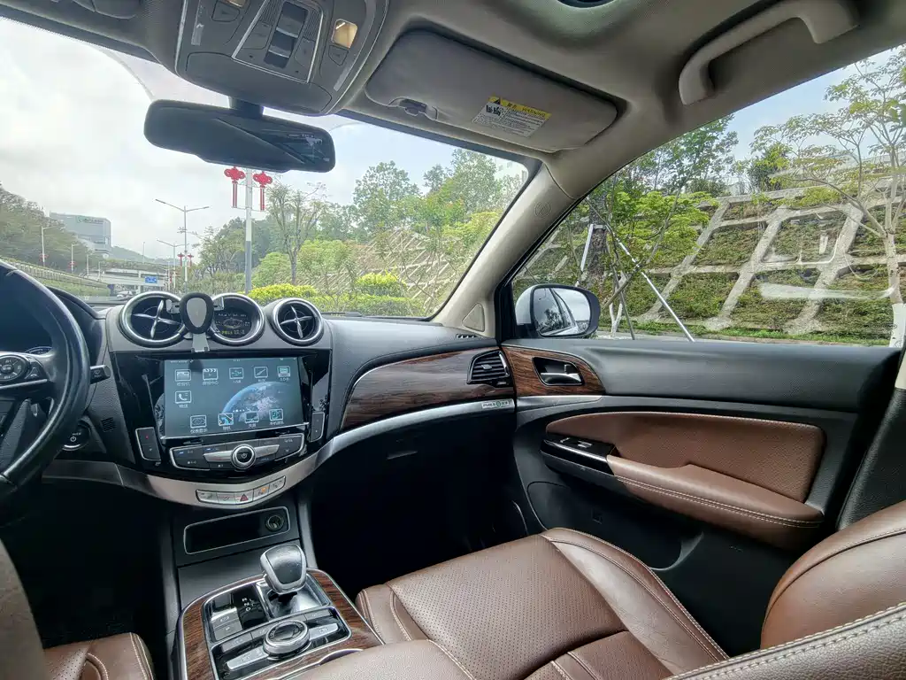 BYD Tang New Energy 2015 — фото 10