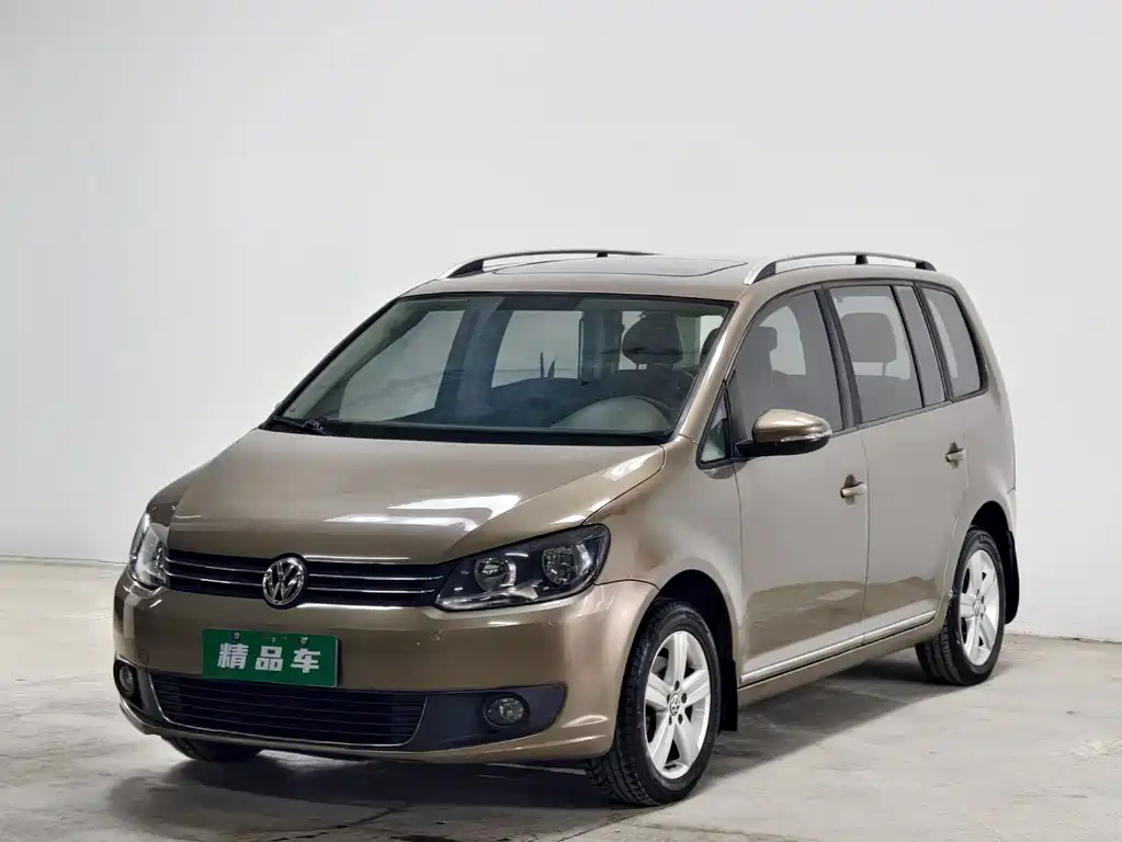 Volkswagen Touran 2015 — фото 1