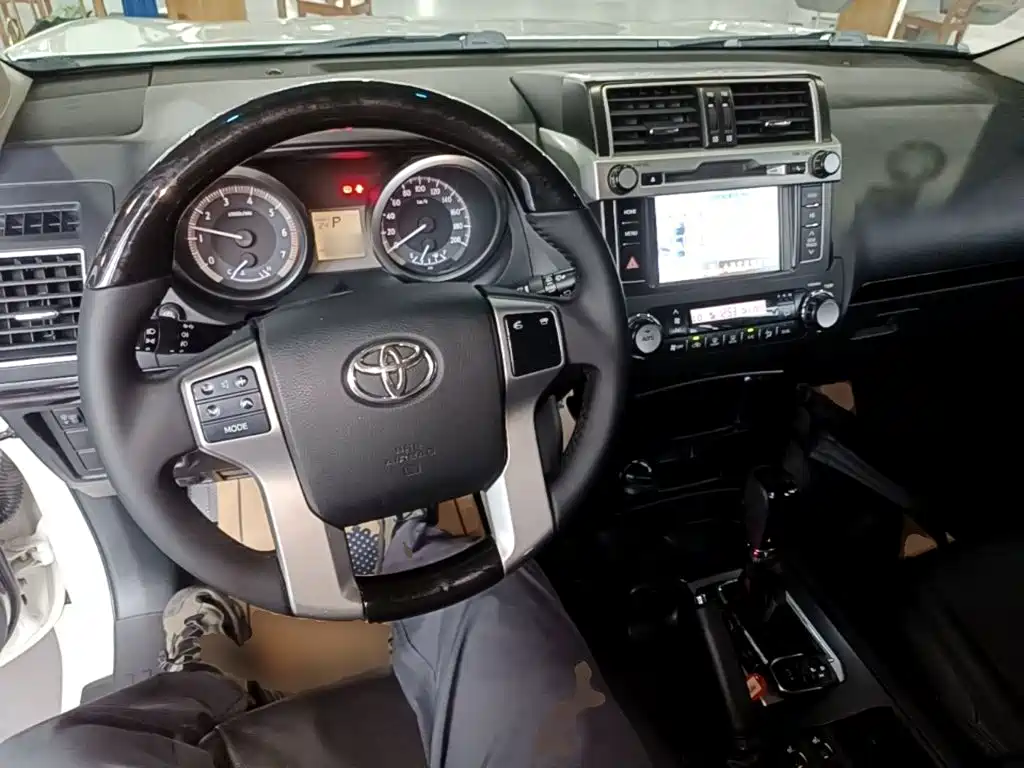 Toyota Prado 2017 — фото 10