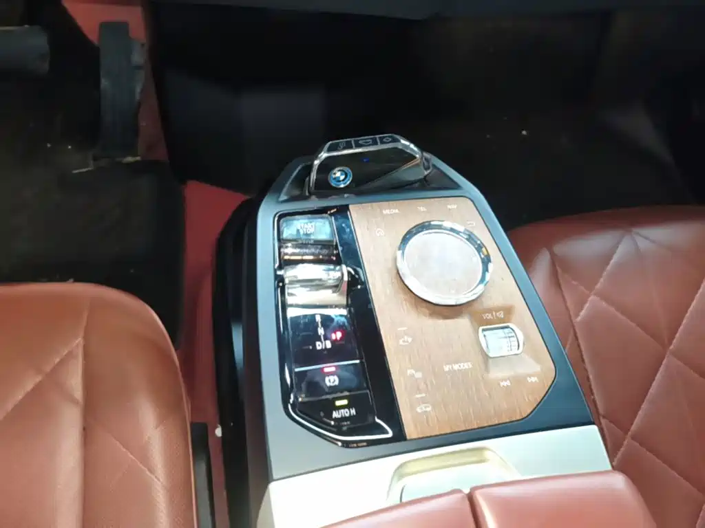 BMW iX 2023 — фото 14
