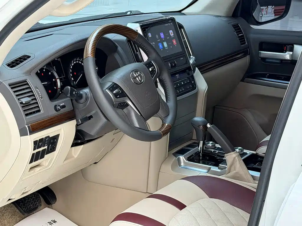 Toyota Land Cruiser 2019 — фото 4