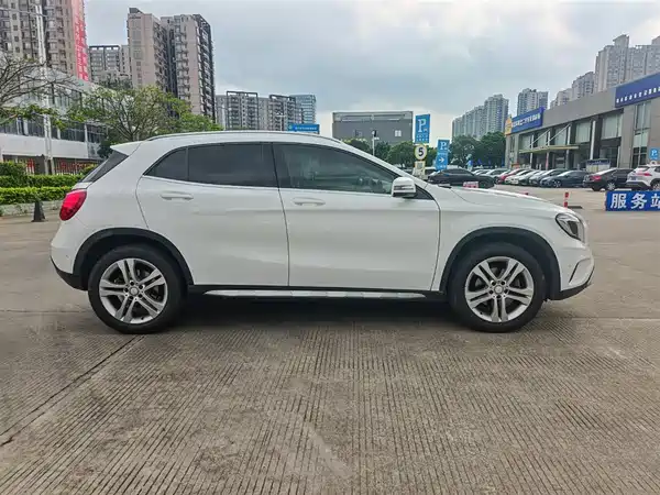 Mercedes-Benz GLA 2016