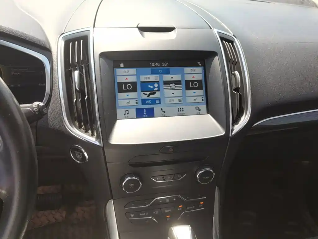 Ford Edge 2017 — фото 13