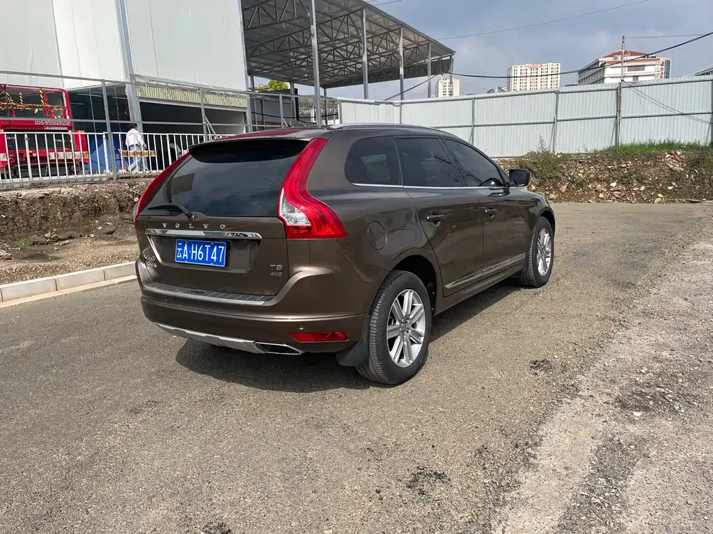 Volvo XC60 2017 — фото 7